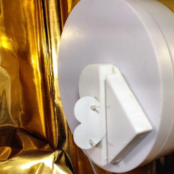 "giveaway" Earrings - Picture 2 of 2